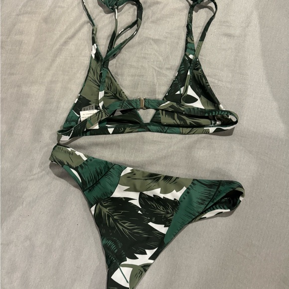 Bikini set new without tags size 6 /medium - Picture 2 of 4